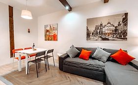 Fee4Me. Amazing Apartment In The Heart Of Lavapies